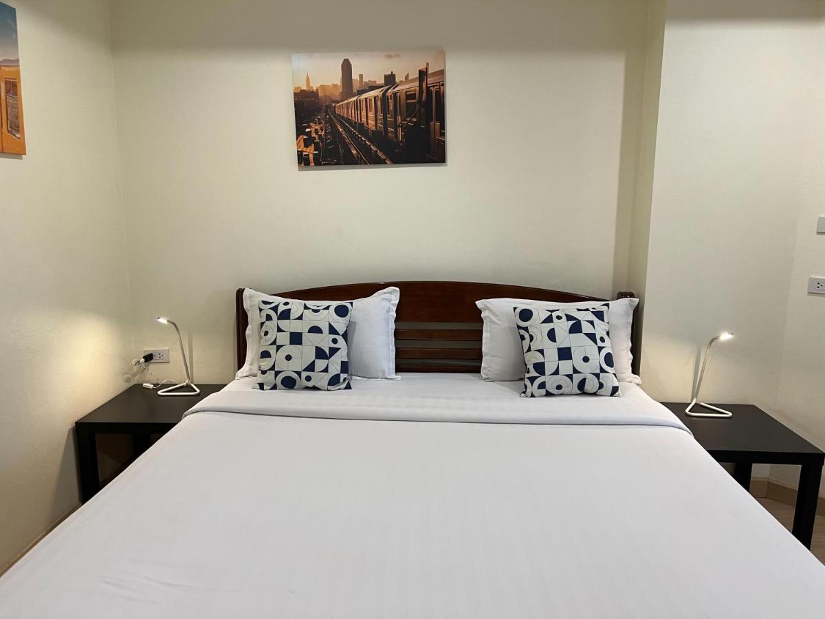 V Check Inn Sukhumvit 22 Bangkok Exterior photo